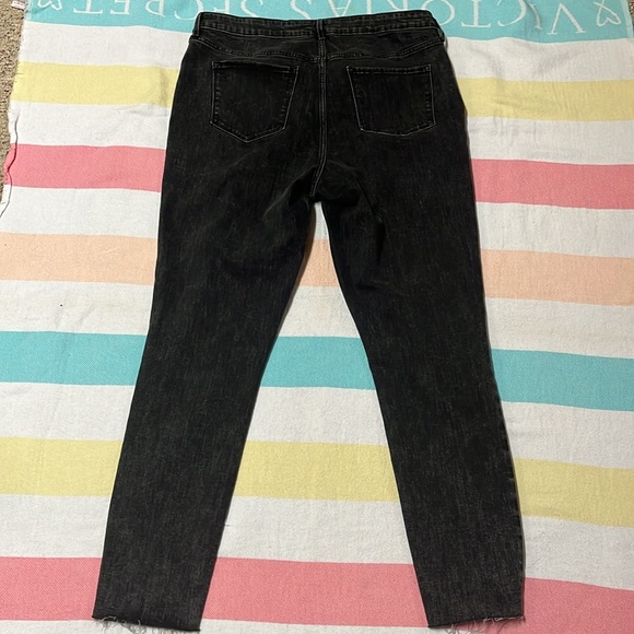 Old Navy Rockstar Super Skinny High Rise Button Fly faded black jeans size 16T - Picture 10 of 14